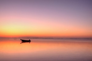 small_BT090911VividSunriseWithBoatSE_1353294_27552454 Best Tweets 090911 Vivid Sunrise With Boat